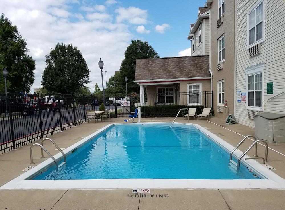 Hawthorn Suites By Wyndham Louisville North Jeffersonville Exterior photo